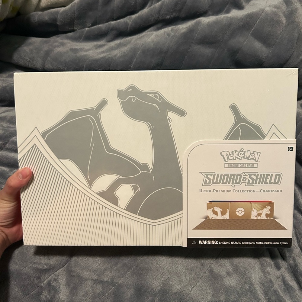 Pokemon Sword & Shield Ultra-Premium Collection - Charizard - Gray and White